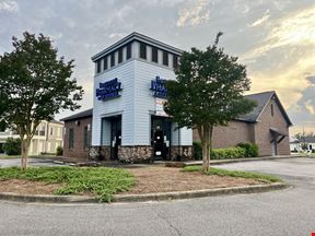 Free-Standing Retail Building with Pickup Window For Lease