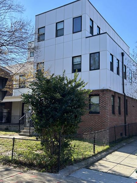 Commercial space at 438 19th St NE in Washington