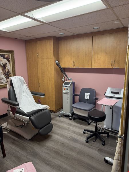 HIGH IMAGE MEDICAL UNIT FOR SUBLEASE