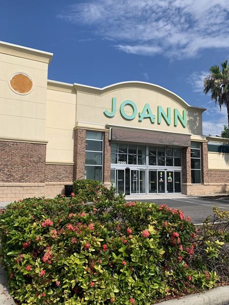 Commercial space at Former JoAnn in St. Petersburg