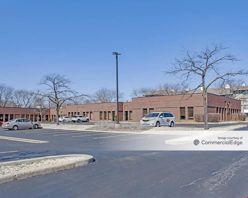 Oakmont Business Center 825 North Cass Avenue, Westmont, IL 60559