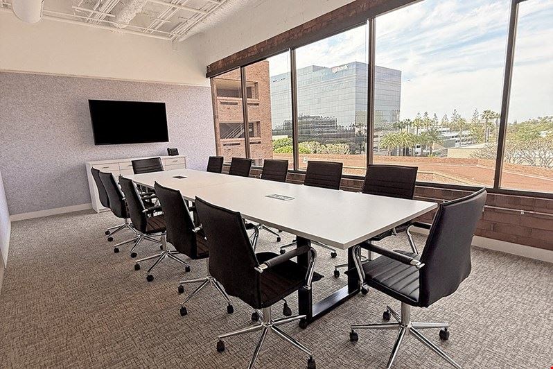 Premier Workspaces - RED - Redstone Newport