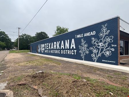 2,752 SF Service Retail Opportunity