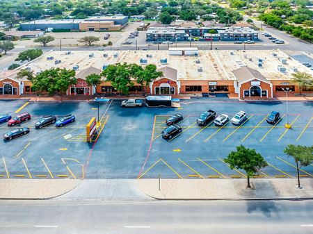 Retail space for Rent at Flintwood Center in Lubbock