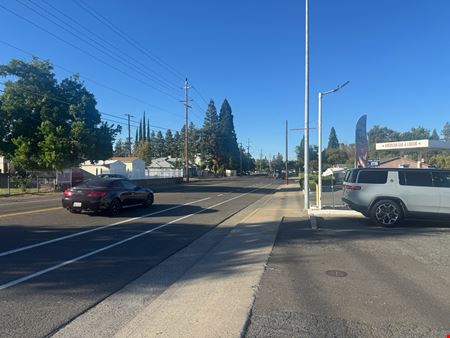 5660-5666 Main Ave