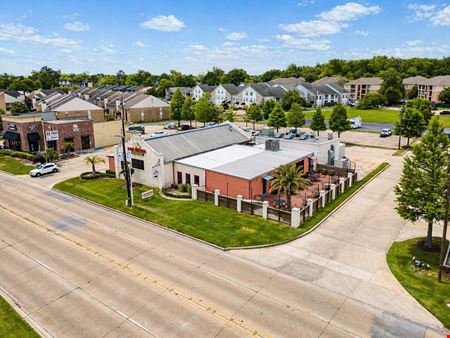 Retail space for Rent at Restaurant/Bar with Covered Patio in Baton Rouge