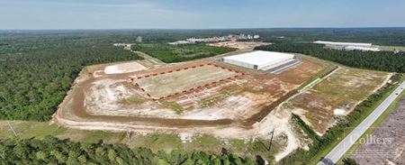 ±245,000 SF - ±519,792 SF Speculative Industrial Building | For Lease or Sale