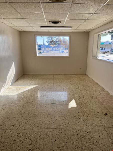 2121 W Main St
