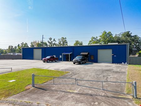 8% Cap 5 Year Sale-Leaseback with Yard