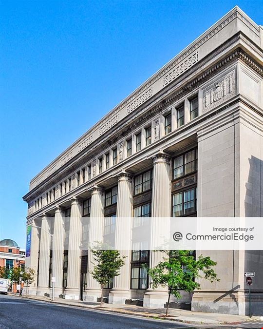 Monumental Life Building