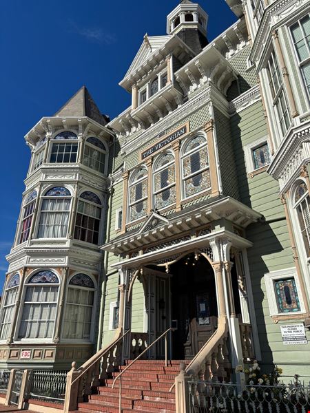 Mixed Use space for Rent at The Victorian in Winnetka
