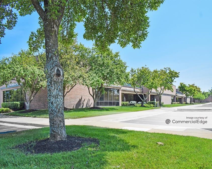 Kansas Commerce Center - 15303-15379 West 95th Street