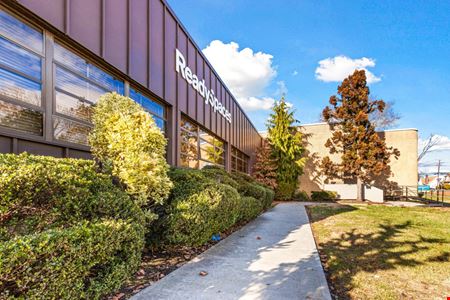ReadySpaces Saddle Brook