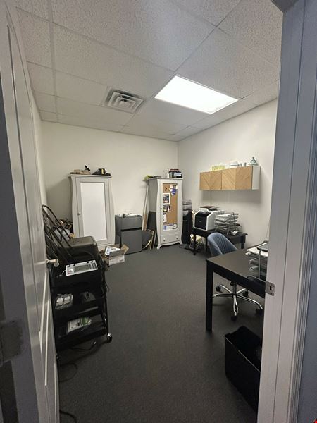 Office Space w/ Long-Term Tenants in Place