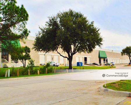 Industrial space for Rent at 2425 Camp Ave in Carrollton