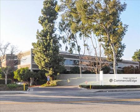 Office space for Rent at Orangewood Corporate Plaza in Orange