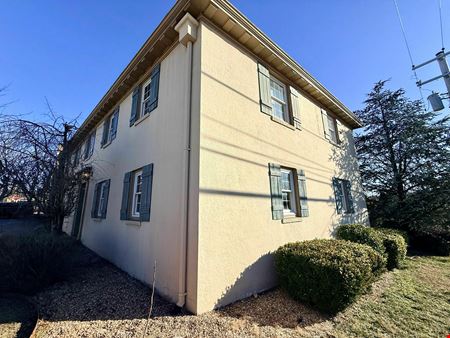 3,092 SF Office / Residential Building For Sale or Lease in Downtown Ozark Square