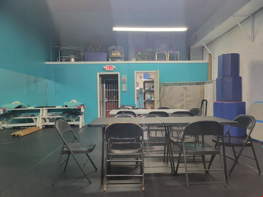 223 W 27th Street