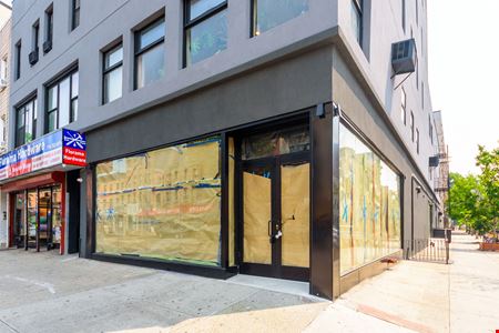 700 - 1,600 SF | 98 Graham Avenue | High-Exposure East Williamsburg Corner Retail With ADA Access for Lease