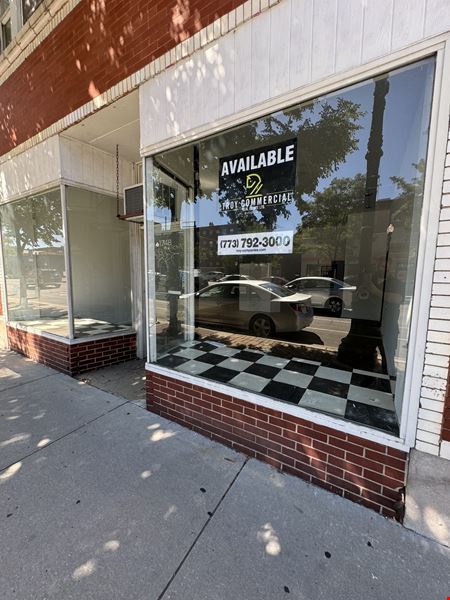 Commercial space at 1748 W Lawrence Ave in Chicago