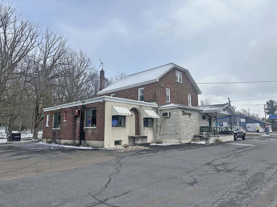982 Center Street