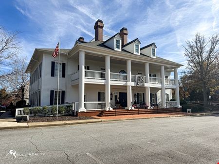 Freestanding Office with Retail Exposure | Sale or Lease | ±12,286 SF | Johnson Ferry Rd | East Cobb County
