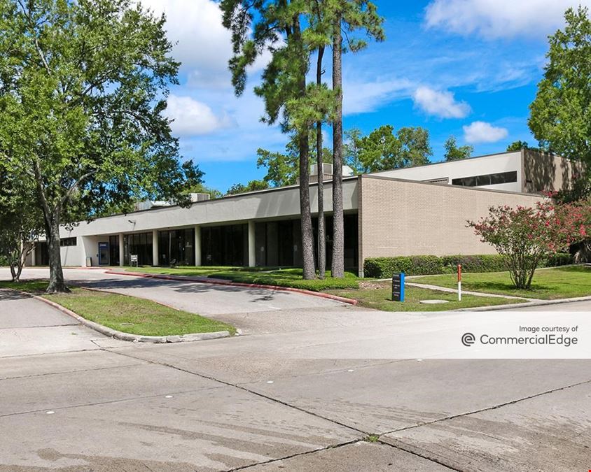 1075 Kingwood Drive