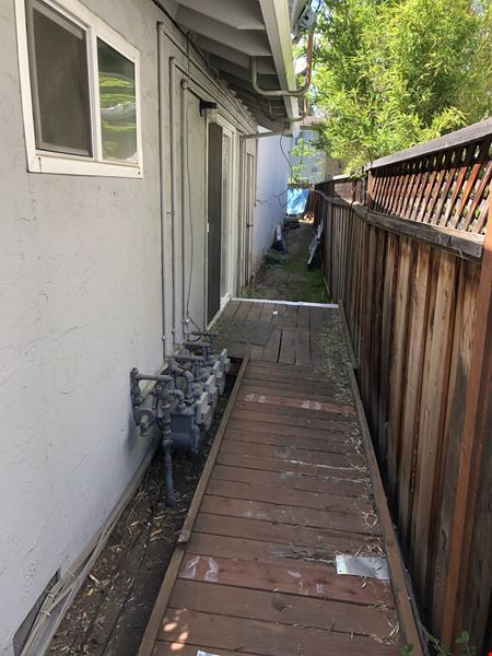 256 Pettis Ave