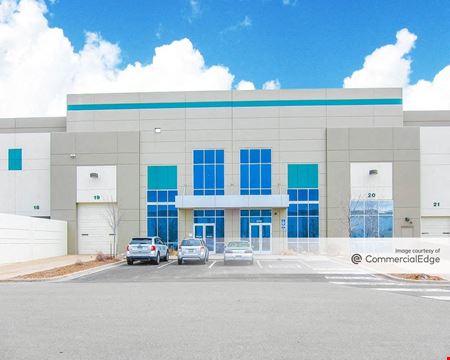 Stapleton Business Center - 4590 Geneva Street