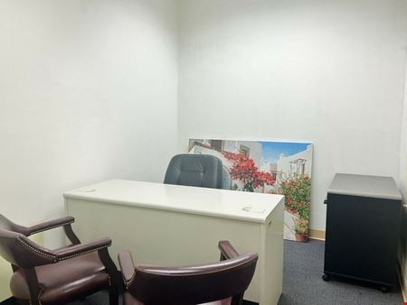 200 Cascade Pointe Ln, Unit 105