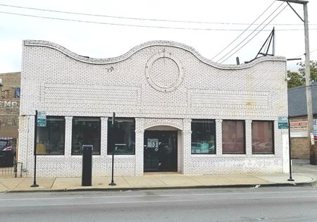Retail space for Rent at 2207 S California Ave in Chicago