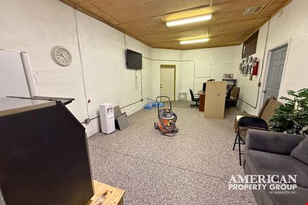 Newer Roof!  Commercial Fenced Parking/Storage