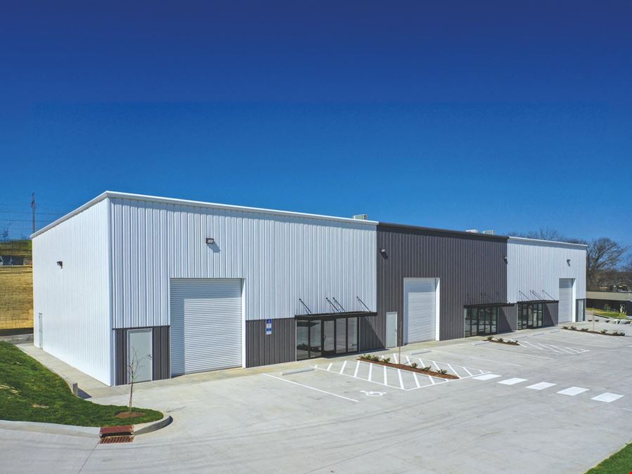 208 Bear Commerce Dr