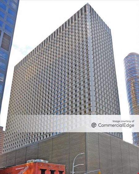 909 Third Avenue