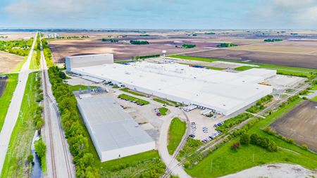 Industrial space for Rent at 6821 E County Road 1110 N in Mattoon