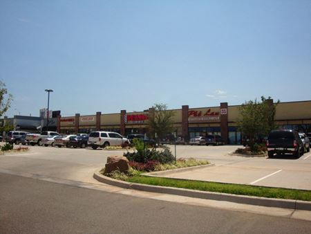 Retail space for Rent at Rivermoore Plaza in Moore