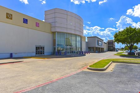 Commercial space at Pipeline Village in Hurst
