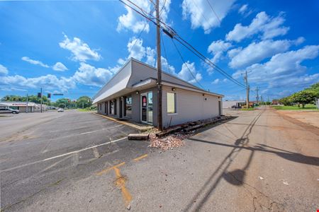 Commercial Building on Woodward Avenue