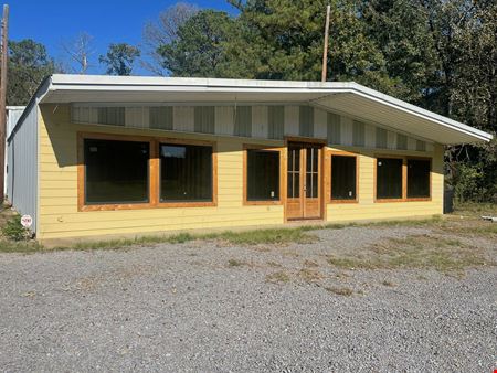 Commercial space at 127 East 43 Circle in Pelahatchie
