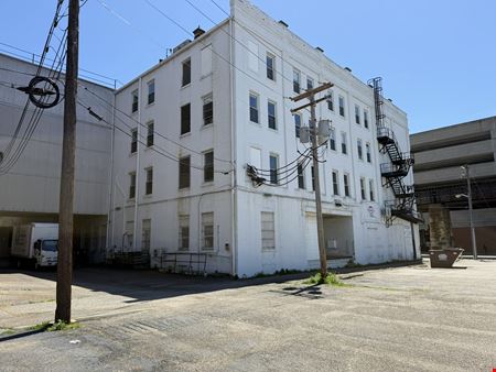 211 6th St