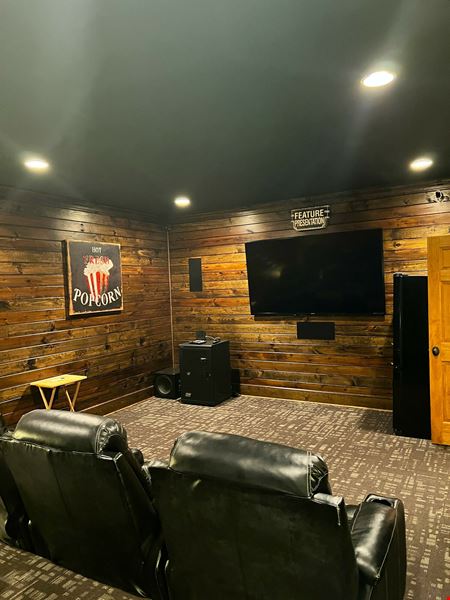 Whitetail Lake Lodge