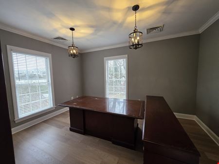 109 Laurens Rd