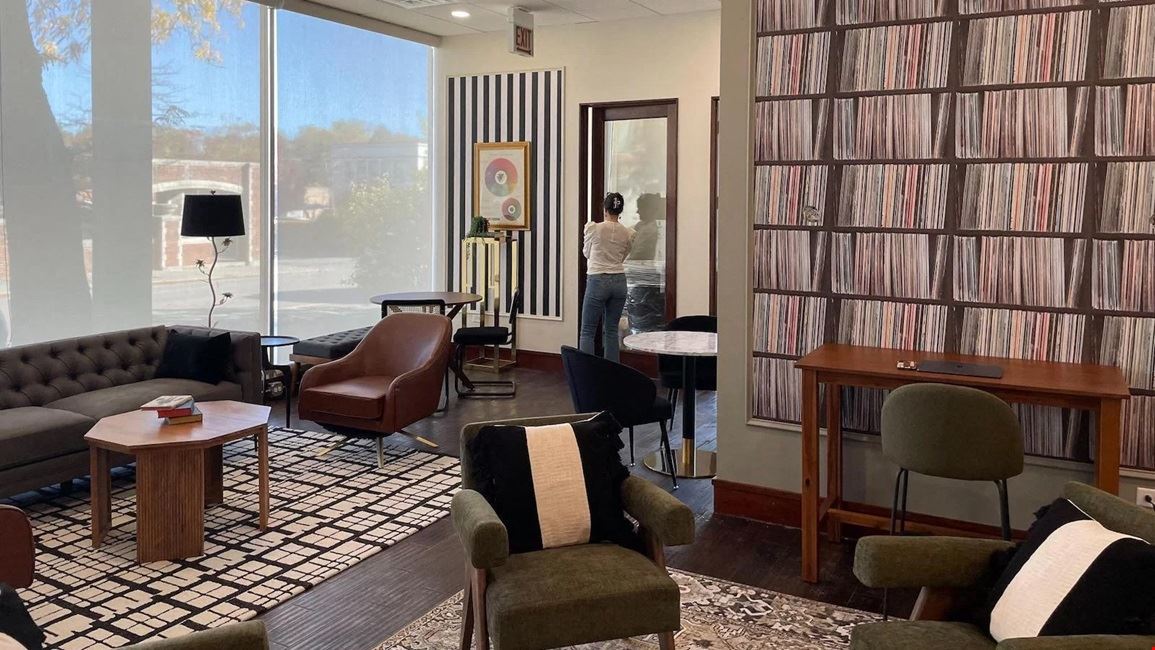 Enclave Coworking - Enclave Lake Forest