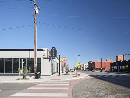 801 N Broadway - Retail For Sale
