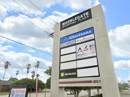 Marblegate Shopping Center: Albertson’s Shadowed Retail Suites for Lease