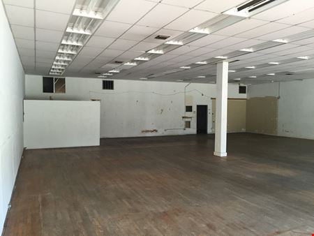 Retail/Office Spaces w/ Parking & TI's Available