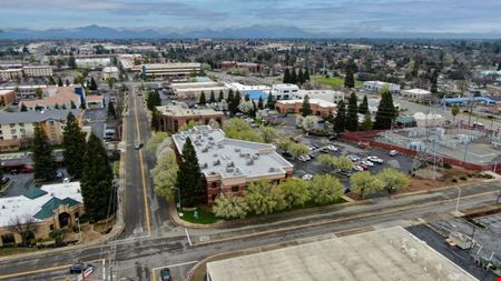 Larkspur Centre