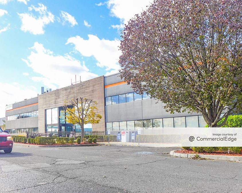 Edgewater Plaza Building