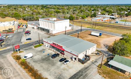 Retail space for Sale at Family Dollar in Yoakum