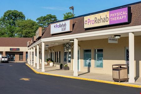 Chenoweth Plaza Shopping Center - Space for Lease